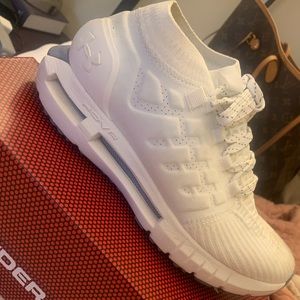 Women’s Under Armor tennis shoes